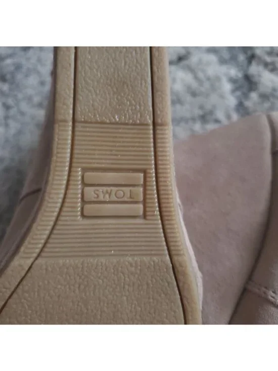TOMS Embossed Suede Desert Wedge Casual Ankle Booties Taupe Women's Size 5 - Picture 15 of 15